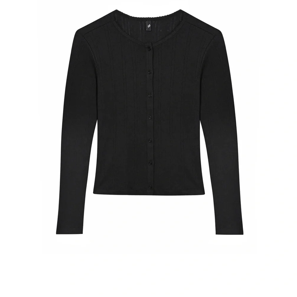 Chic Black Button-Down Women's Shirt - Picture 2 of 3
